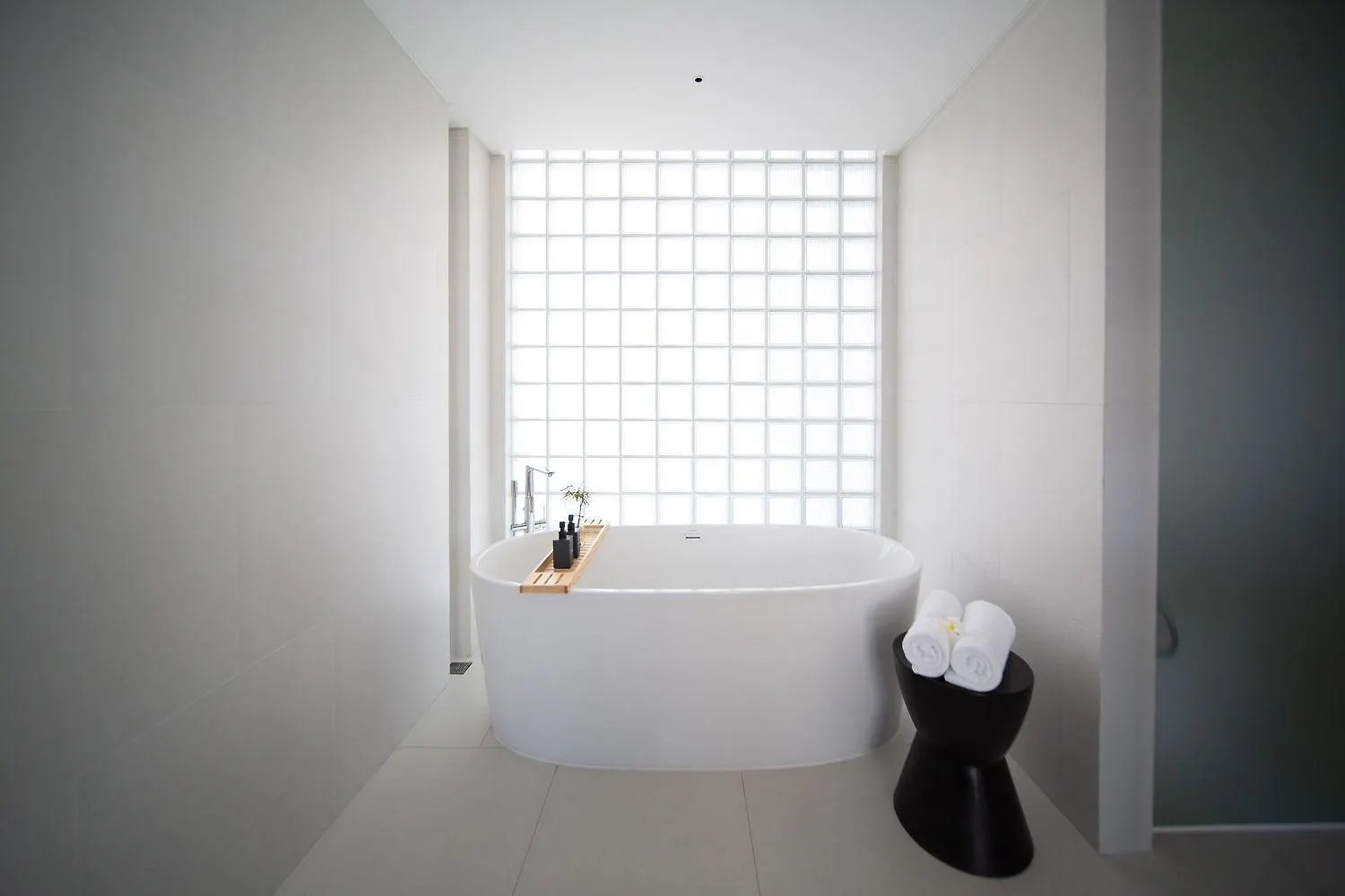 *****  December Hotel Nha Trang Vietname